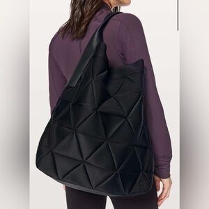 Lululemon Get Set Hobo Quilted Bag 22L